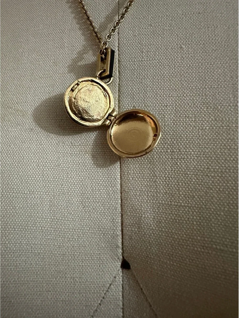 MARC BY MARC JACOBS Gold and Black Round Pendant Locket